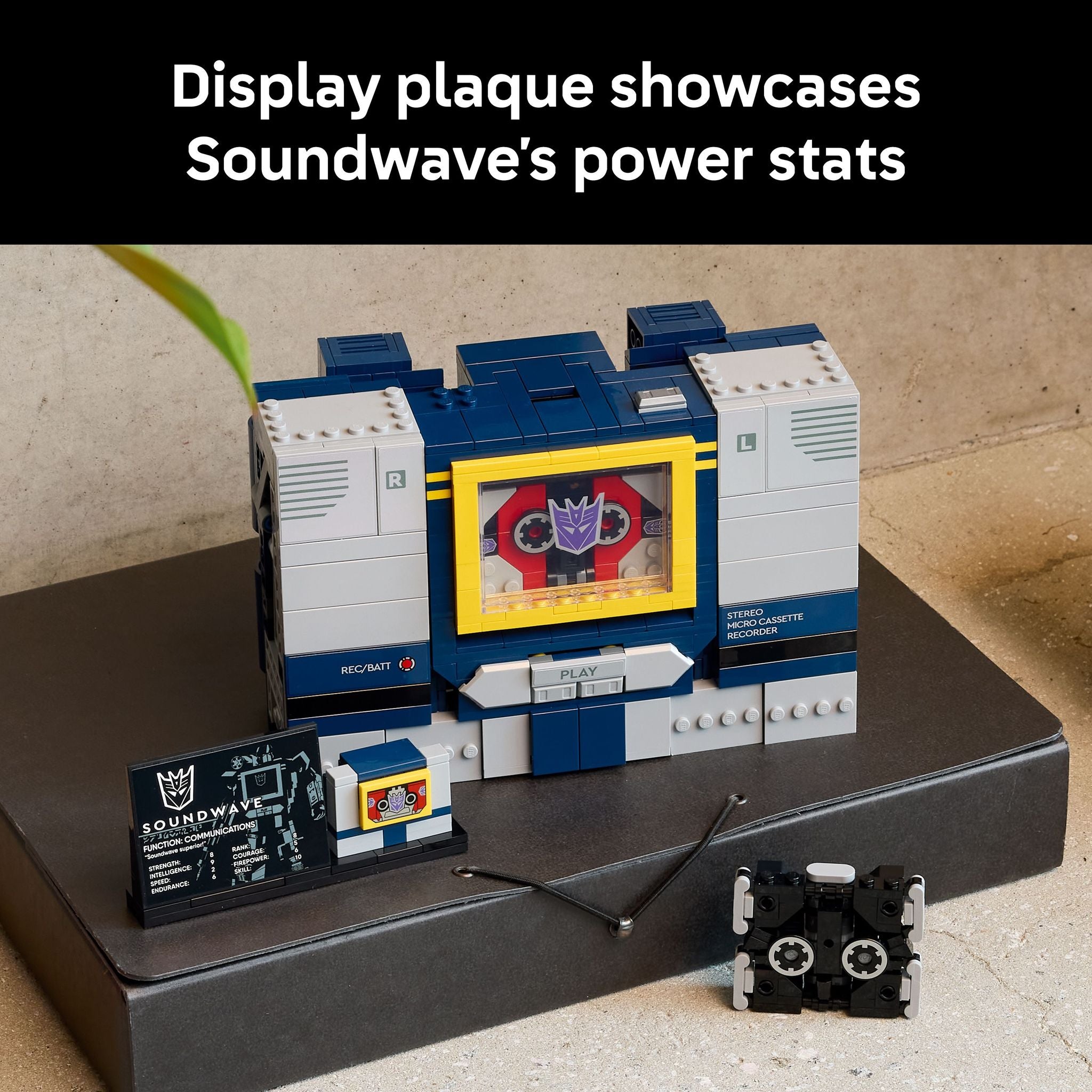 LEGO 10358 Icons Transformers: Soundwave