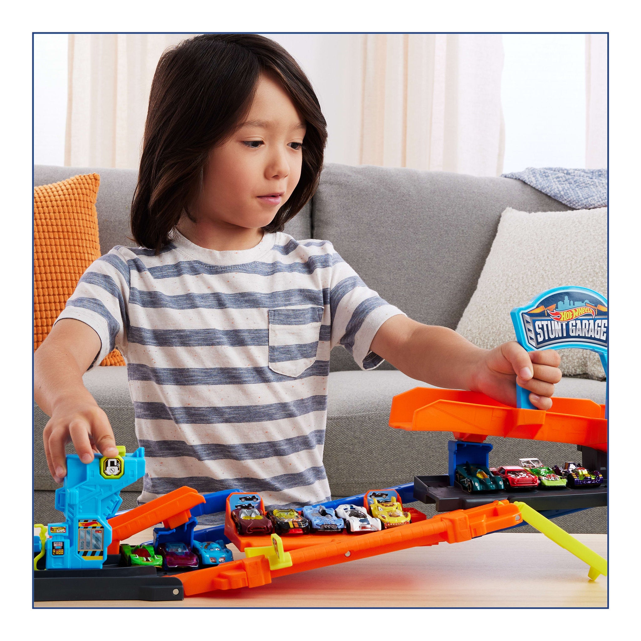 Hot Wheels City Transforming Stunt Garage Track Set – Toyworld NZ