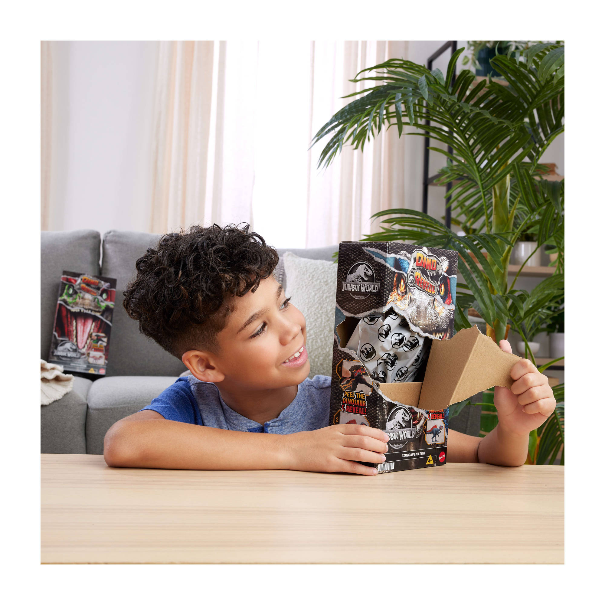 Jurassic World Dino Reveal Deluxe Figure Assortment