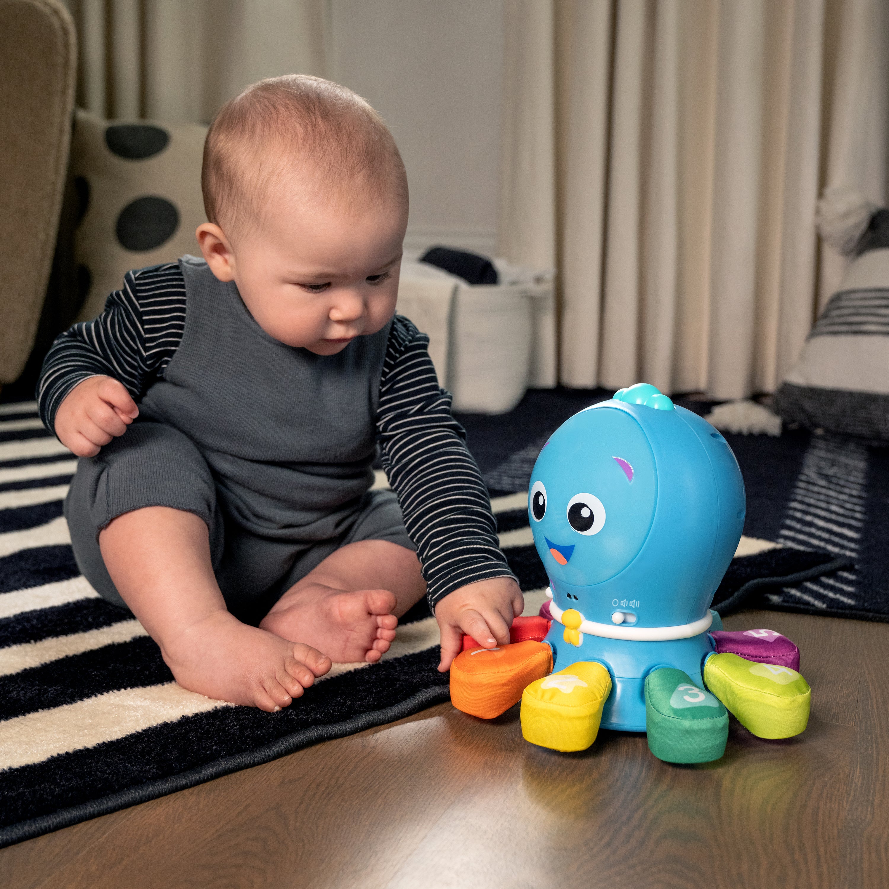 Baby Einstein Ocean Explorers Go Opus Go Crawl & Chase Toy