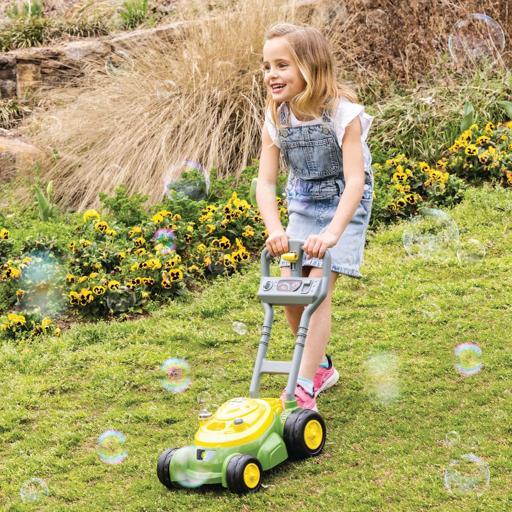 John Deere Bubble 'N' Go Mower Combo - Toyworld NZ