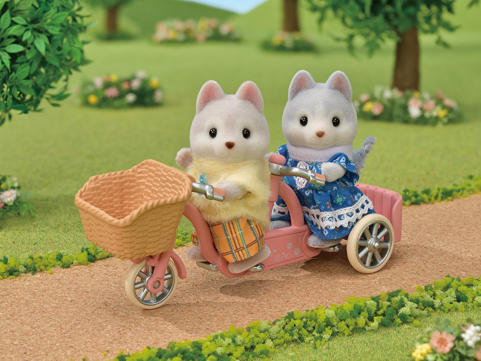 Sylvanian Families Tandem Cycling Set Husky Sister & Brother