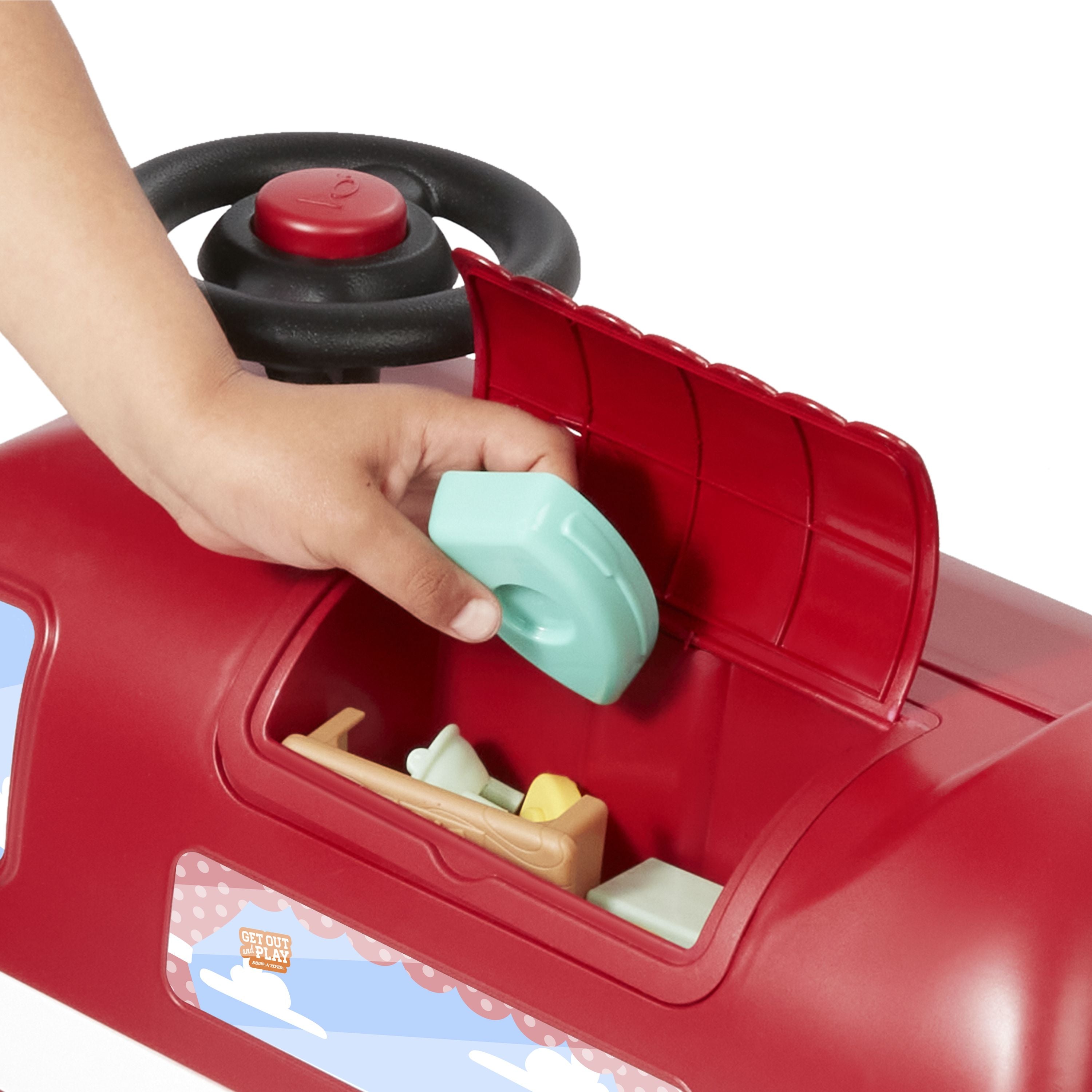 Radio Flyer Ride & Play Camper