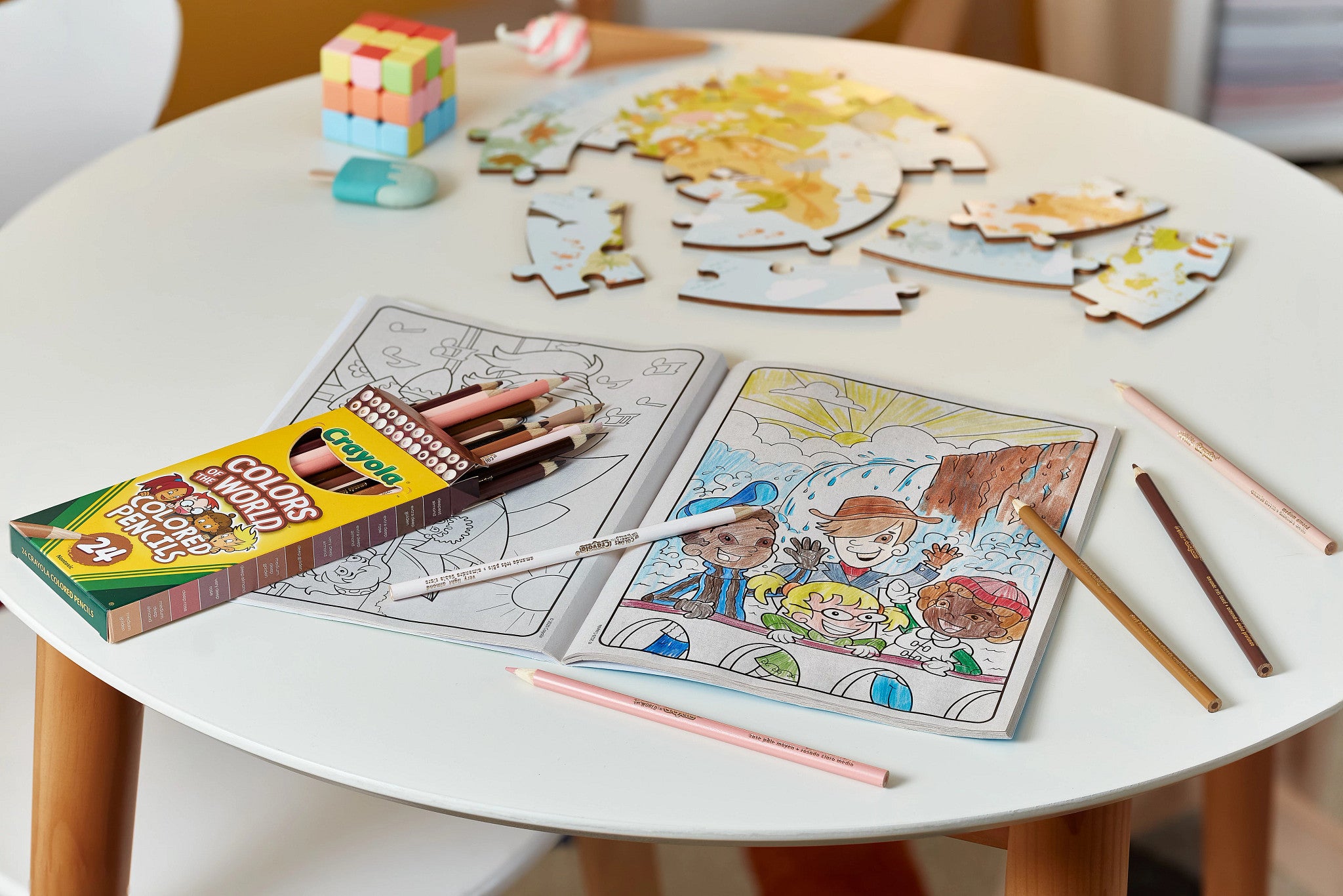 Crayola Colours Of The World Coloured Pencils 24 Pack