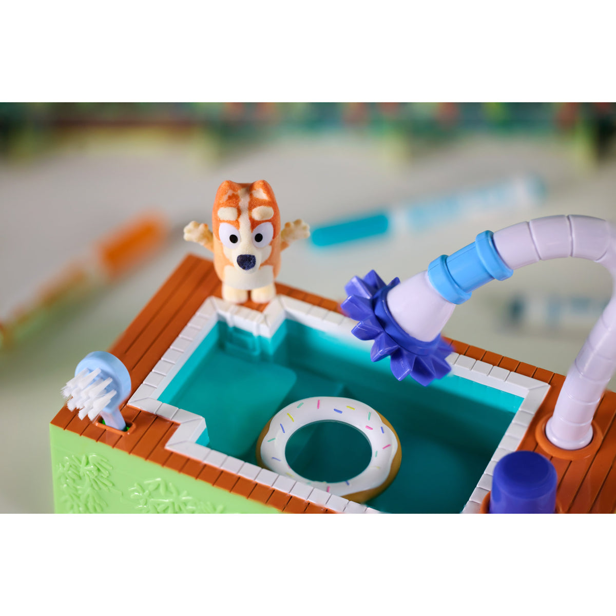 Crayola Scribble Scrubbie Bluey Poolside Playset