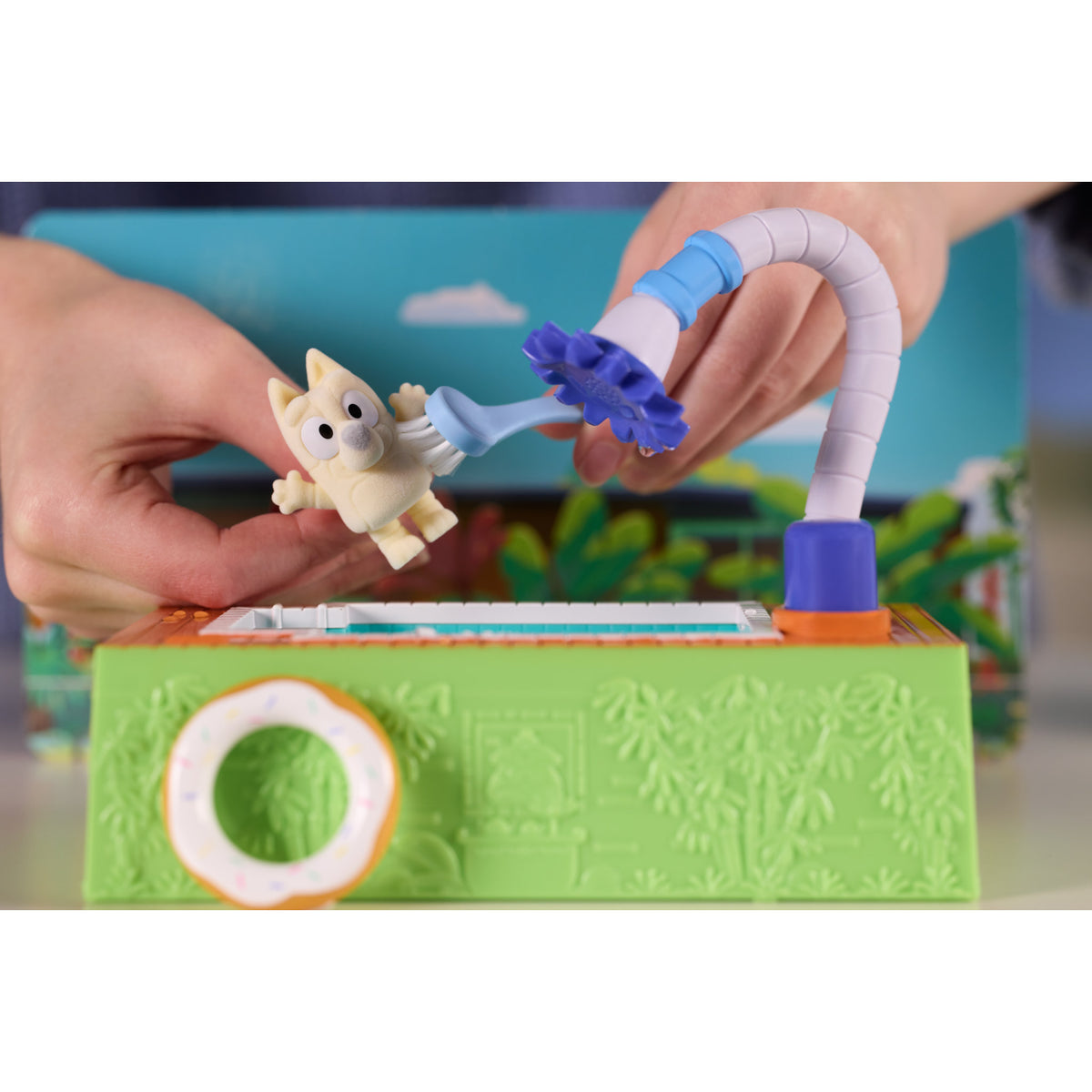 Crayola Scribble Scrubbie Bluey Poolside Playset