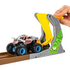 Monster Jam 1:64 Basic Stunt Playset Zombie Madness