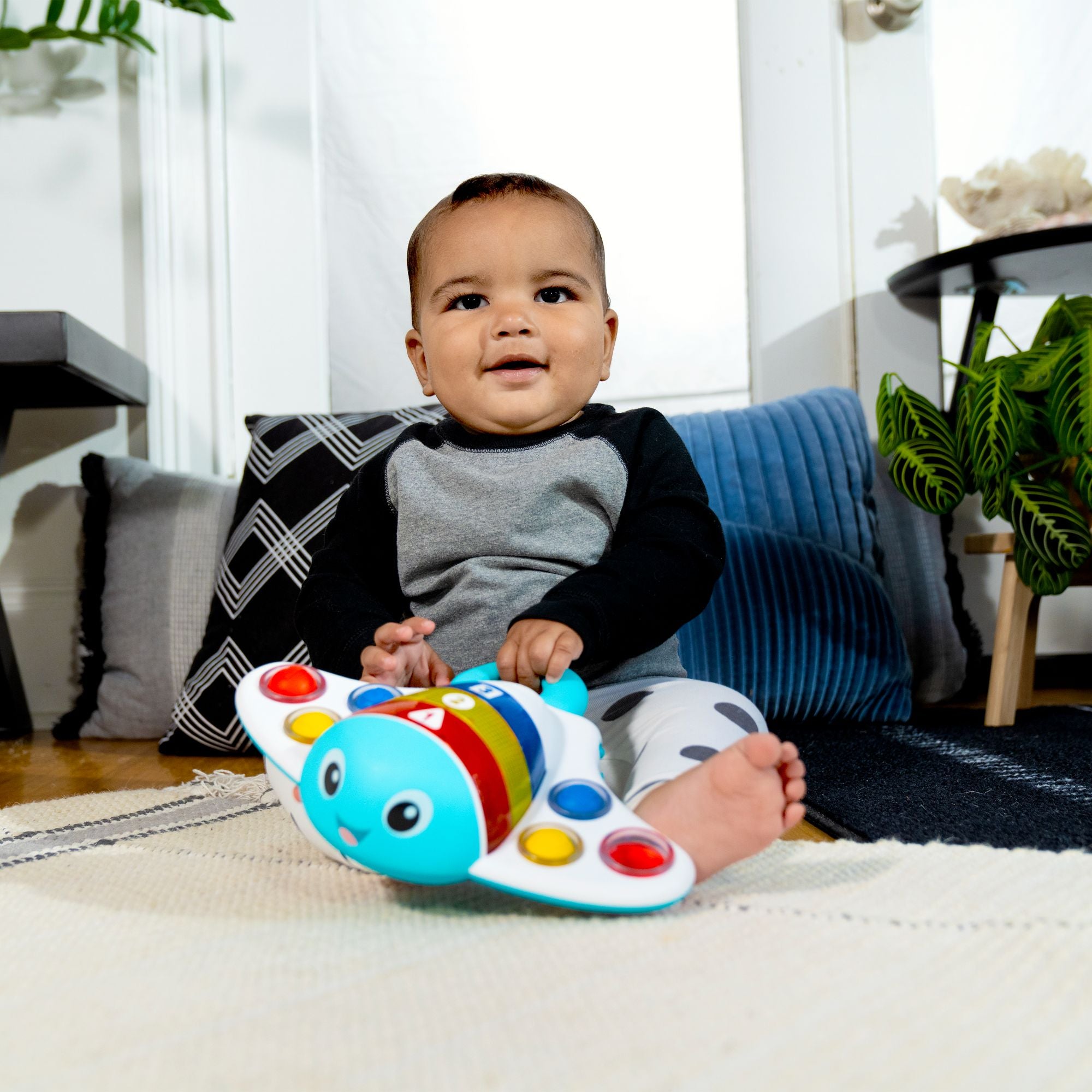 Baby Einstein Pop & Explore Stingray Popper