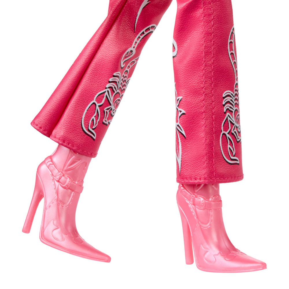 Closeup of boots on the Bratz Sassy Stampede Western Cowgirl Doll - Jade.