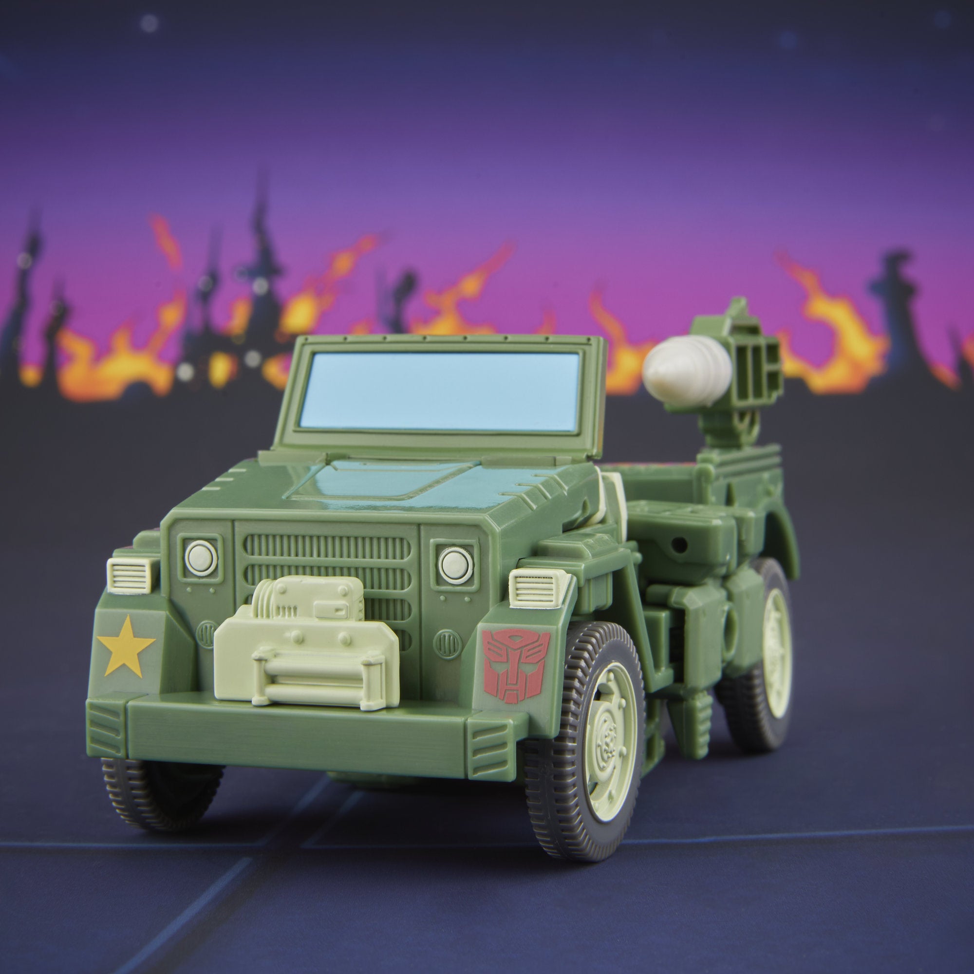 Transformers: The Movie Studio Series MTMTE Collection Deluxe Class Autobot Hound Figure