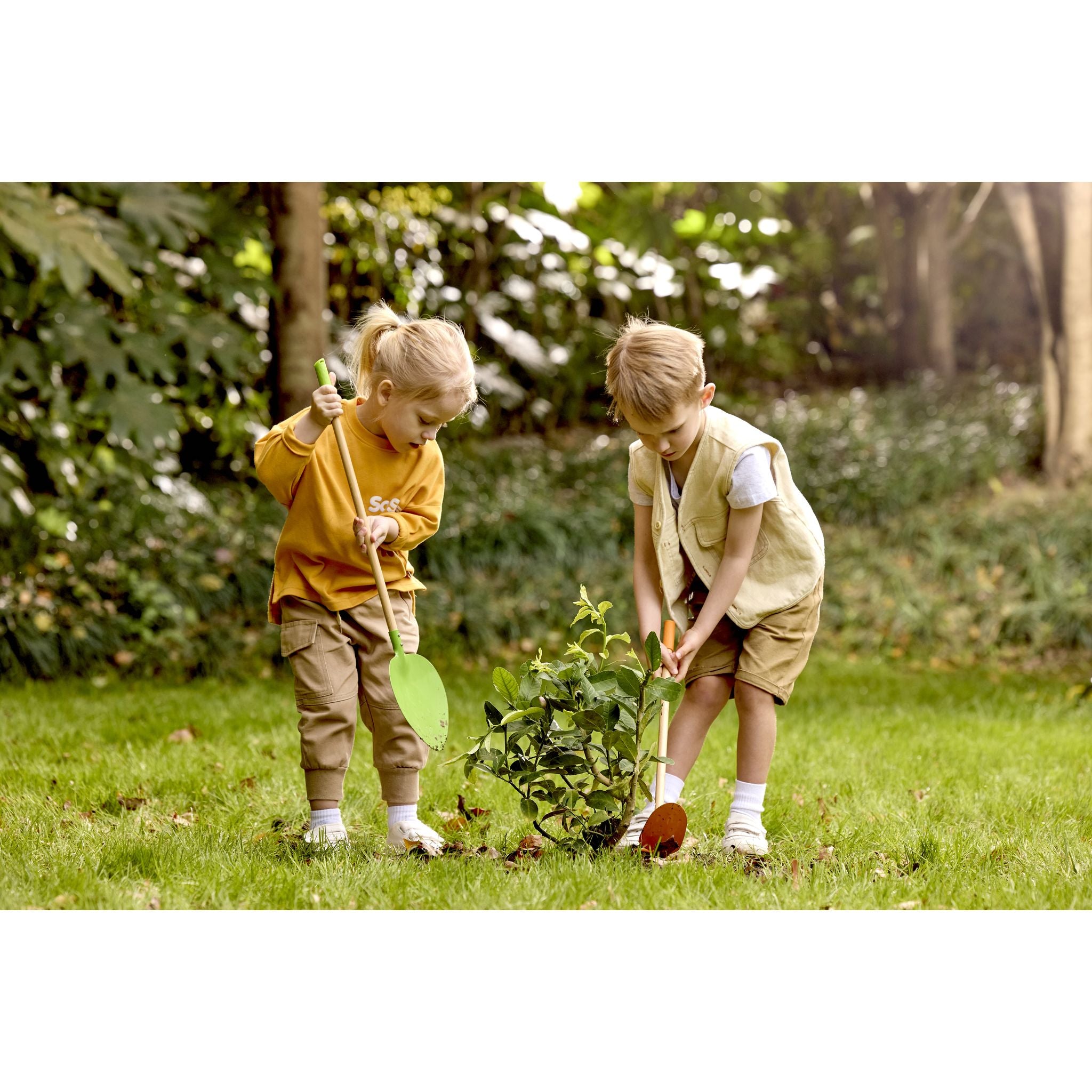 Hape Pointed Garden Shovel