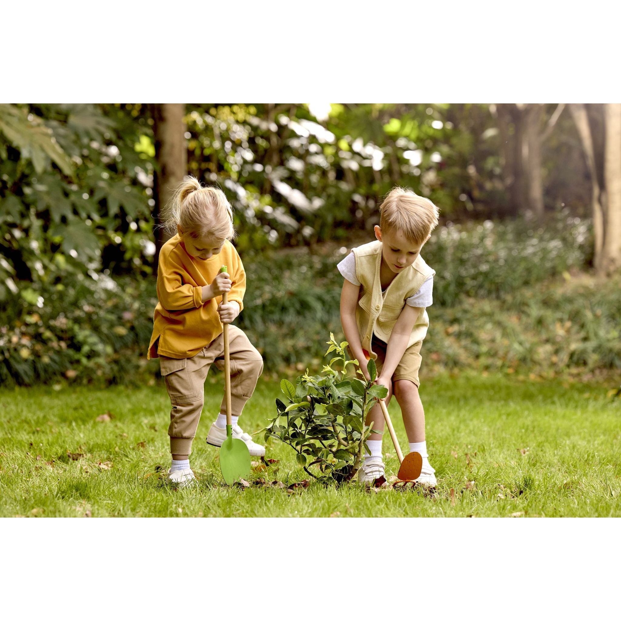 Hape Pointed Garden Shovel