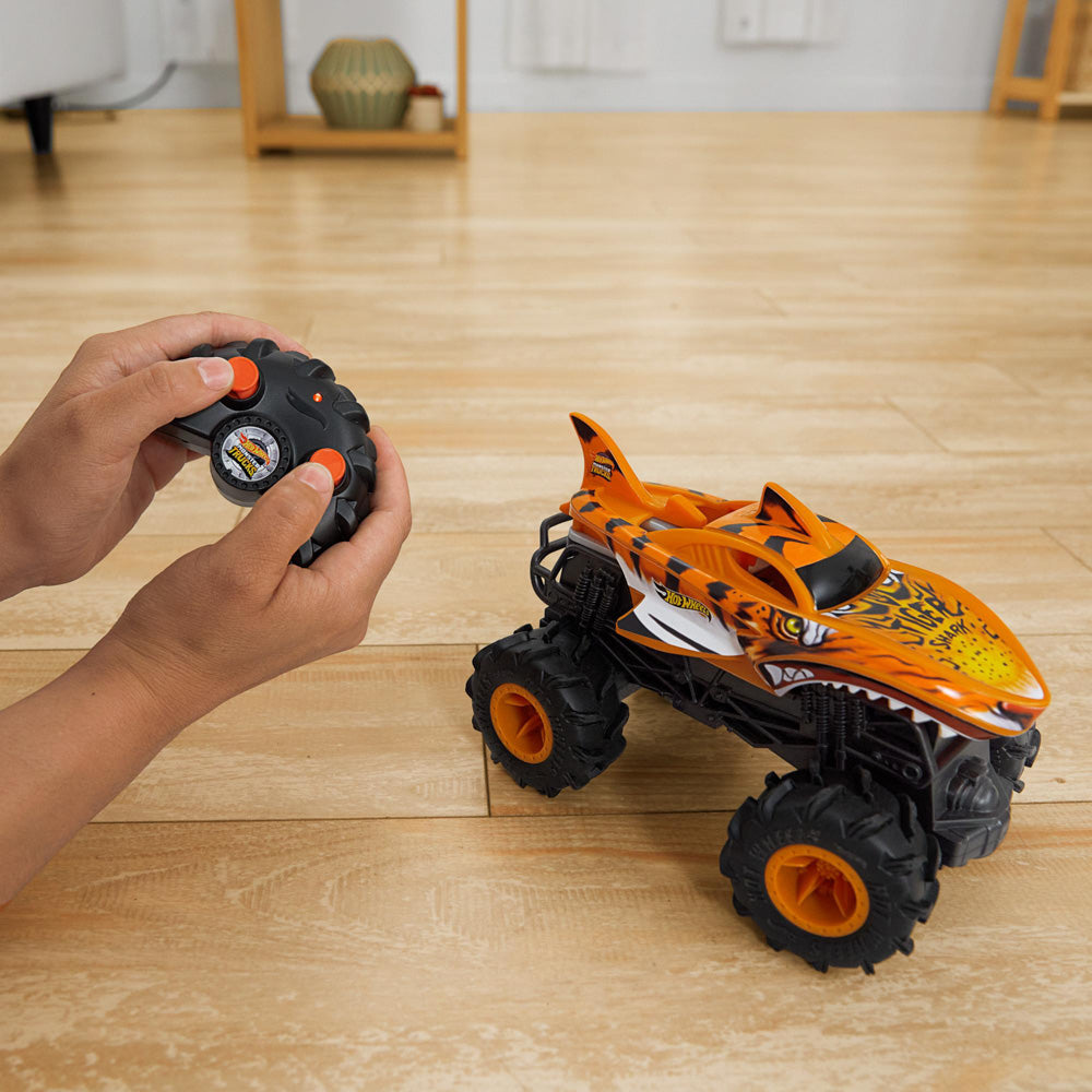 Hot Wheels Remote Control Monster Truck 1:24 Tiger Shark.