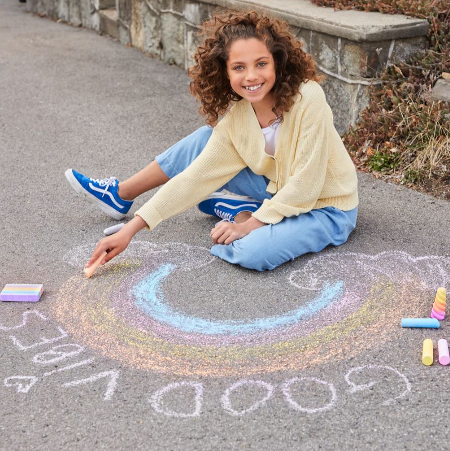 Make It Real Three Cheers For Girls Unicorn Rainbow Magic Chalk Set