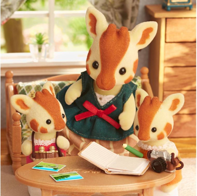 Sylvanian Families Highbranch Giraffe Family