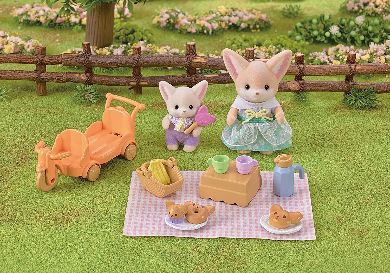 Sylvanian Families Sunny Picnic Set - Fennec Fox Sister & Baby
