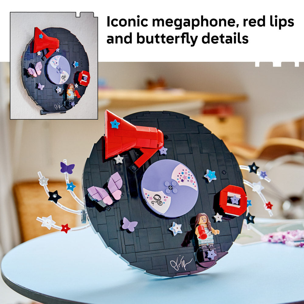 Megaphone, red lips, and butterfly included in the LEGO 43028 Editions Music Olivia Rodrigo's Vinyl set