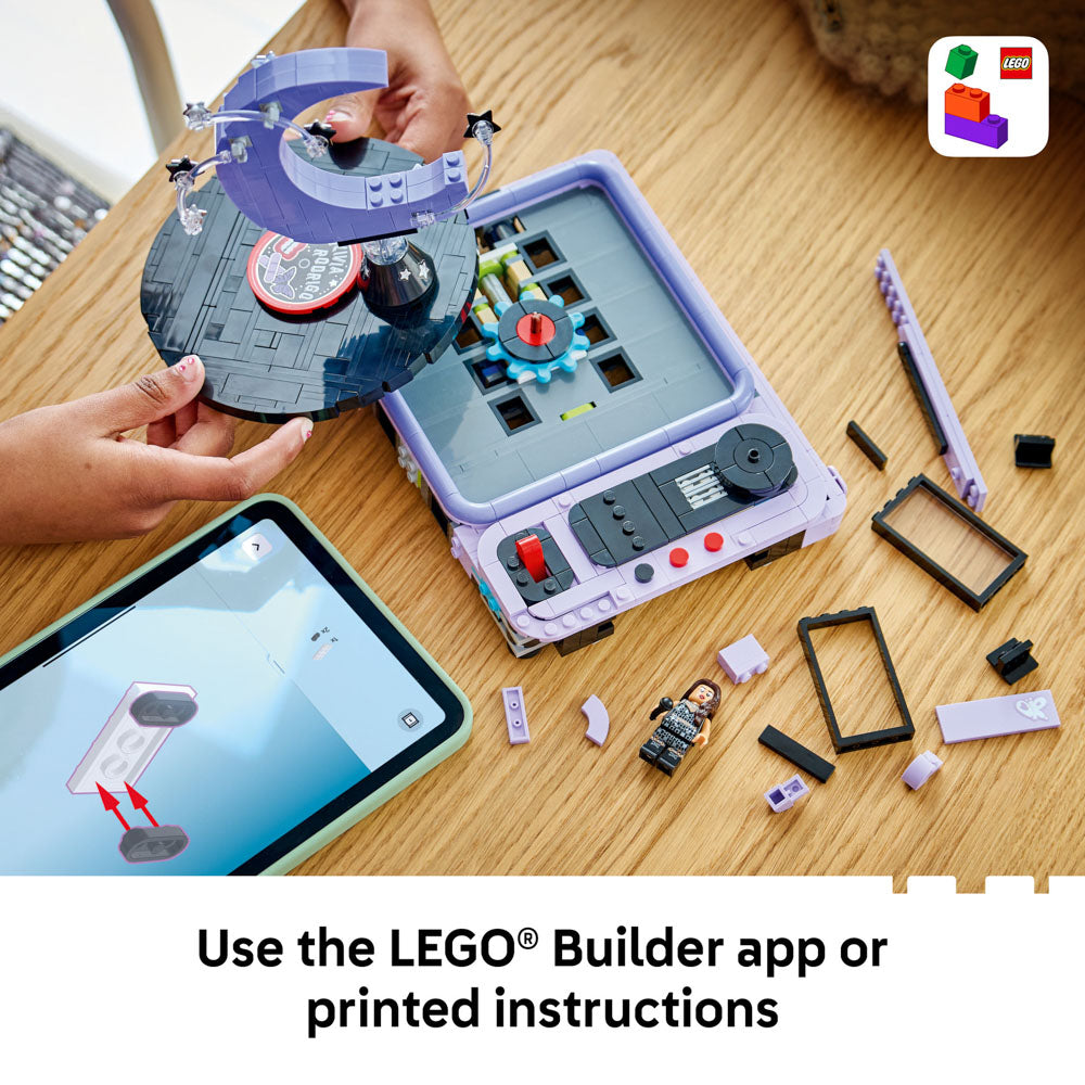 Use the lego builder app to make the LEGO 43029 Editions Music Olivia Rodrigo's Concert Moon set