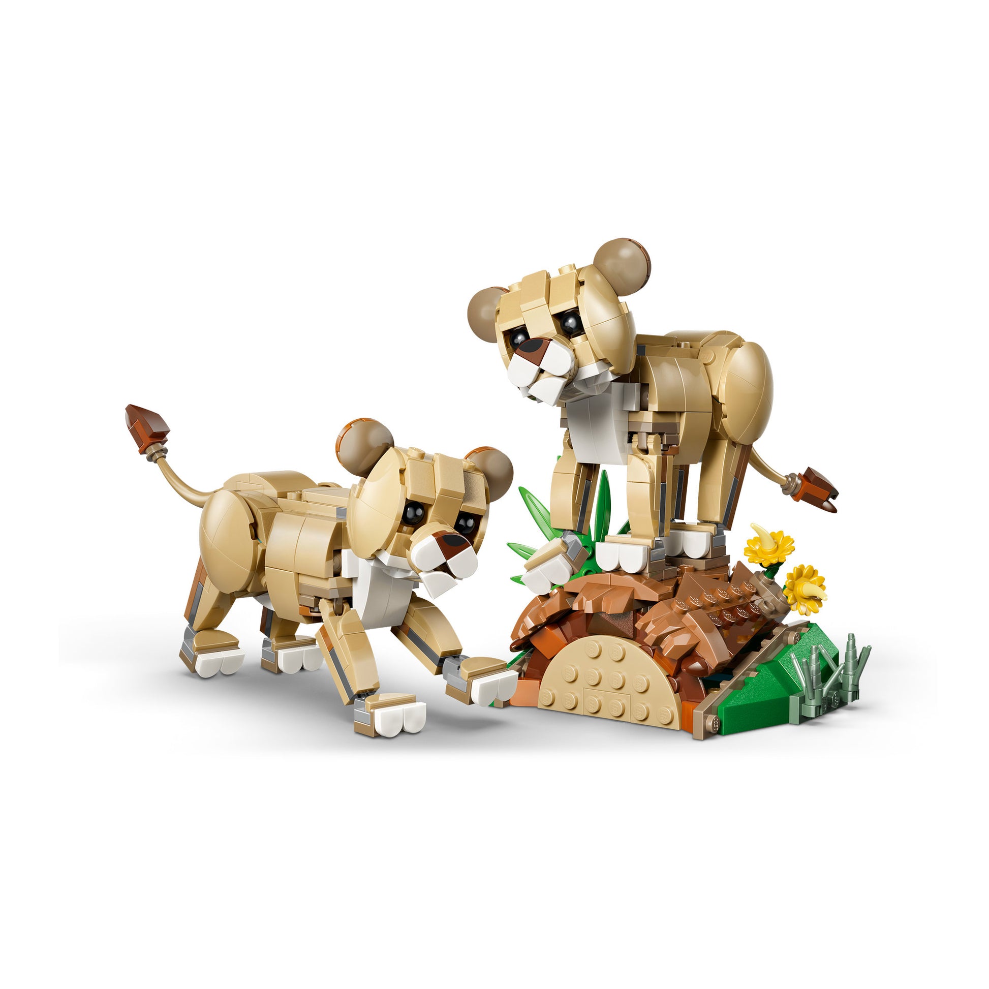 Assembled lion cubs, in the LEGO 31386 Creator 3 in 1 Wild Animals: Majestic Lion Set