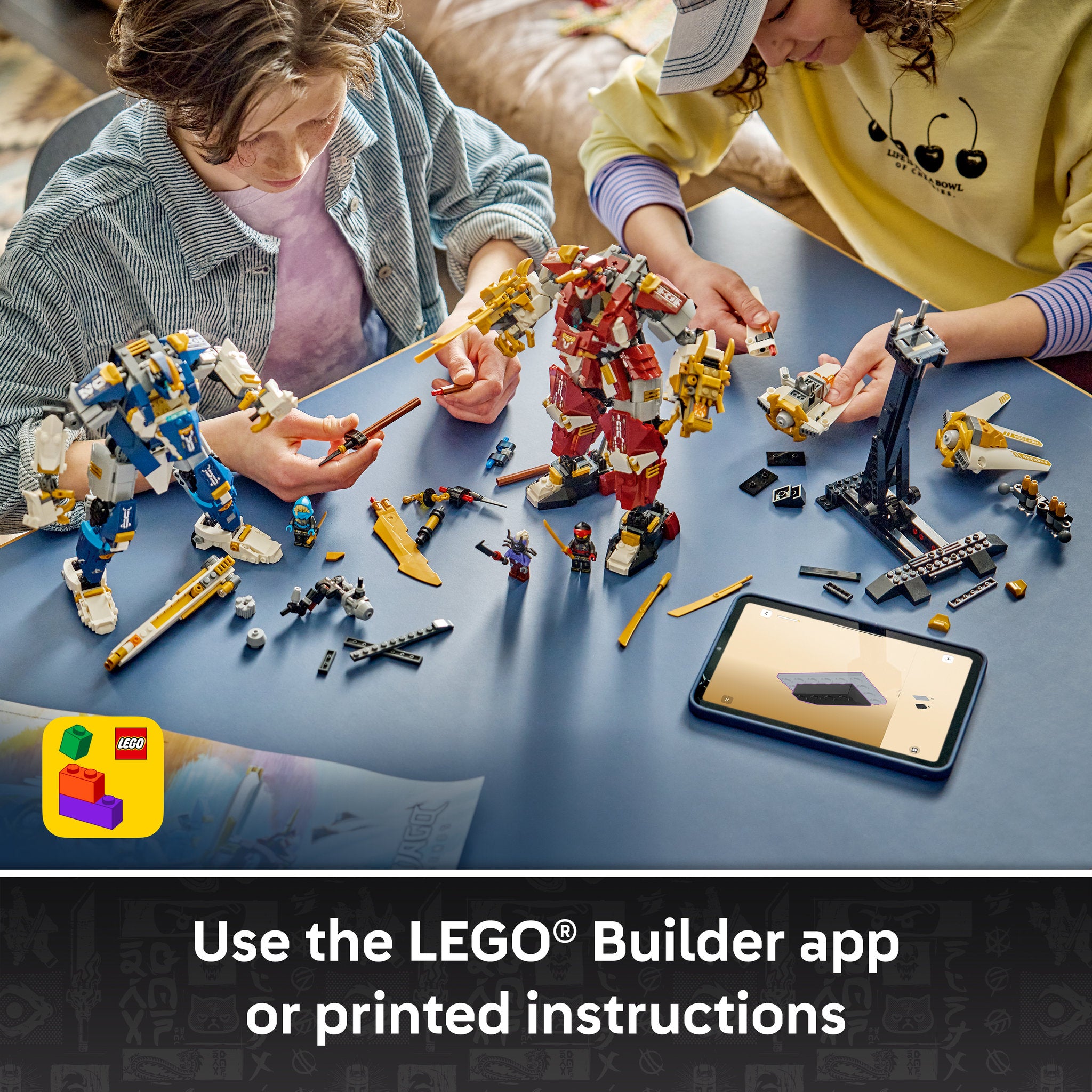 Teenagers using the builder app for the LEGO 71870 NINJAGO The Twin Titan Mechs