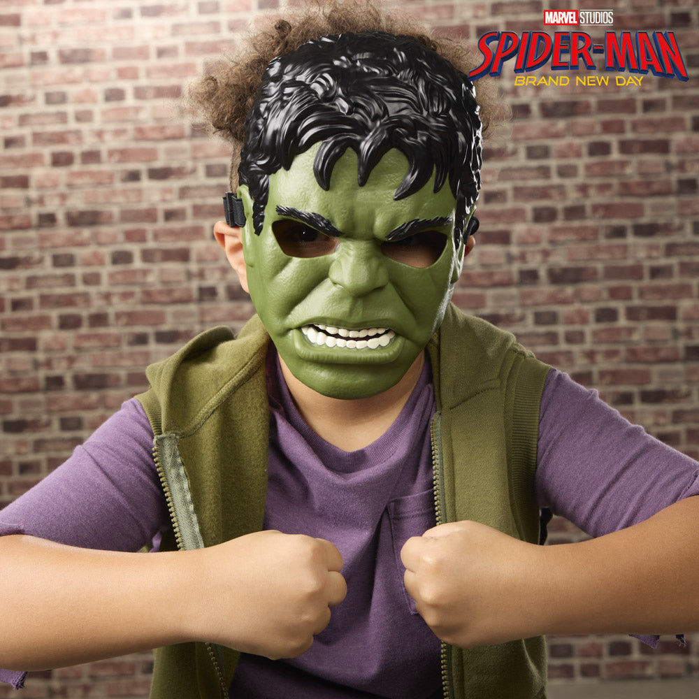Child wearing the Marvel Spider-Man Brand New Day Spider-Man Role Play Mask