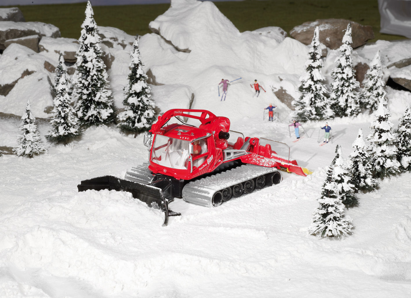 Siku 4914 Pisten Bully 600 With Crane Winch - Toyworld NZ