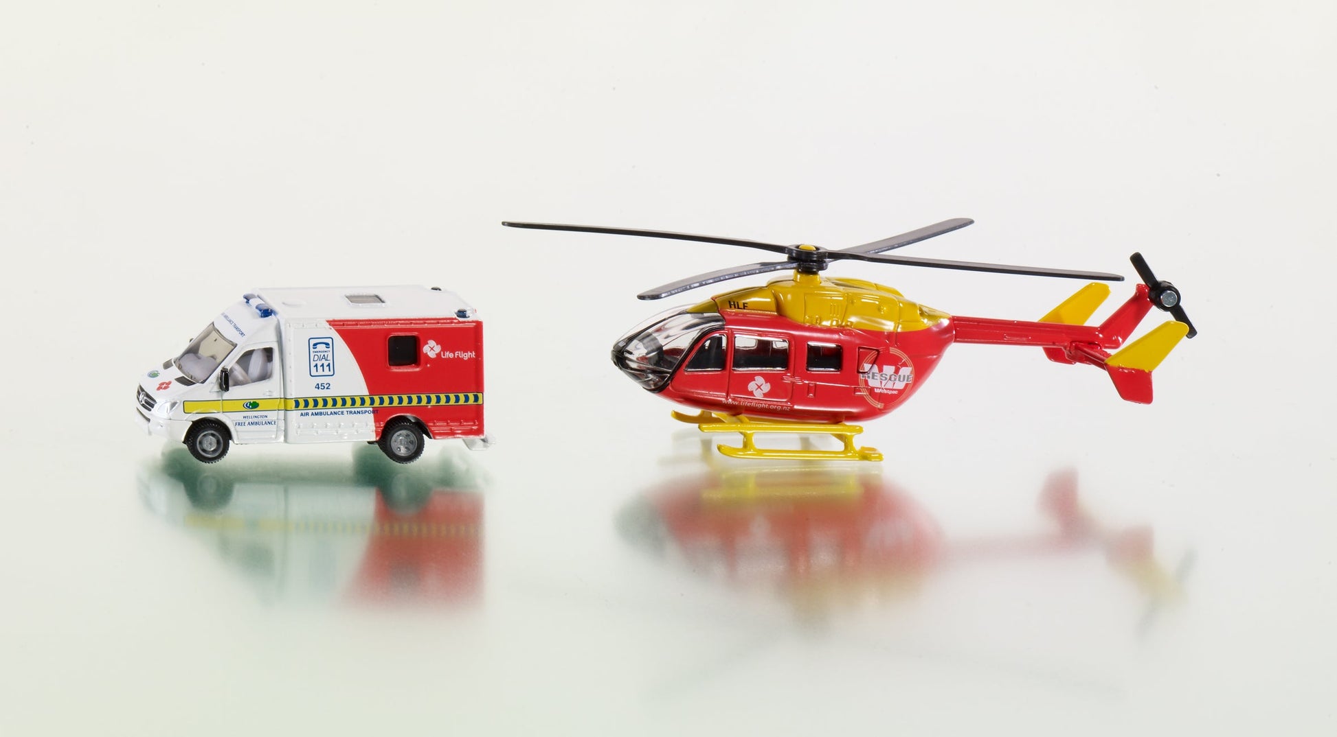 Siku 1850Nz 1:87 Life Flight Westpac Rescue Helicopter And Ambulance Set - Toyworld NZ