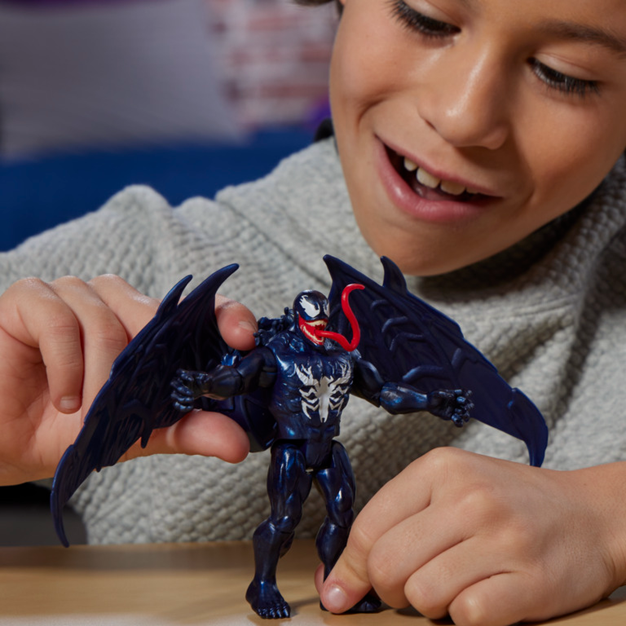 Marvel Spider-Man Venomversus: Venom - 4 Inch Deluxe Action Figure