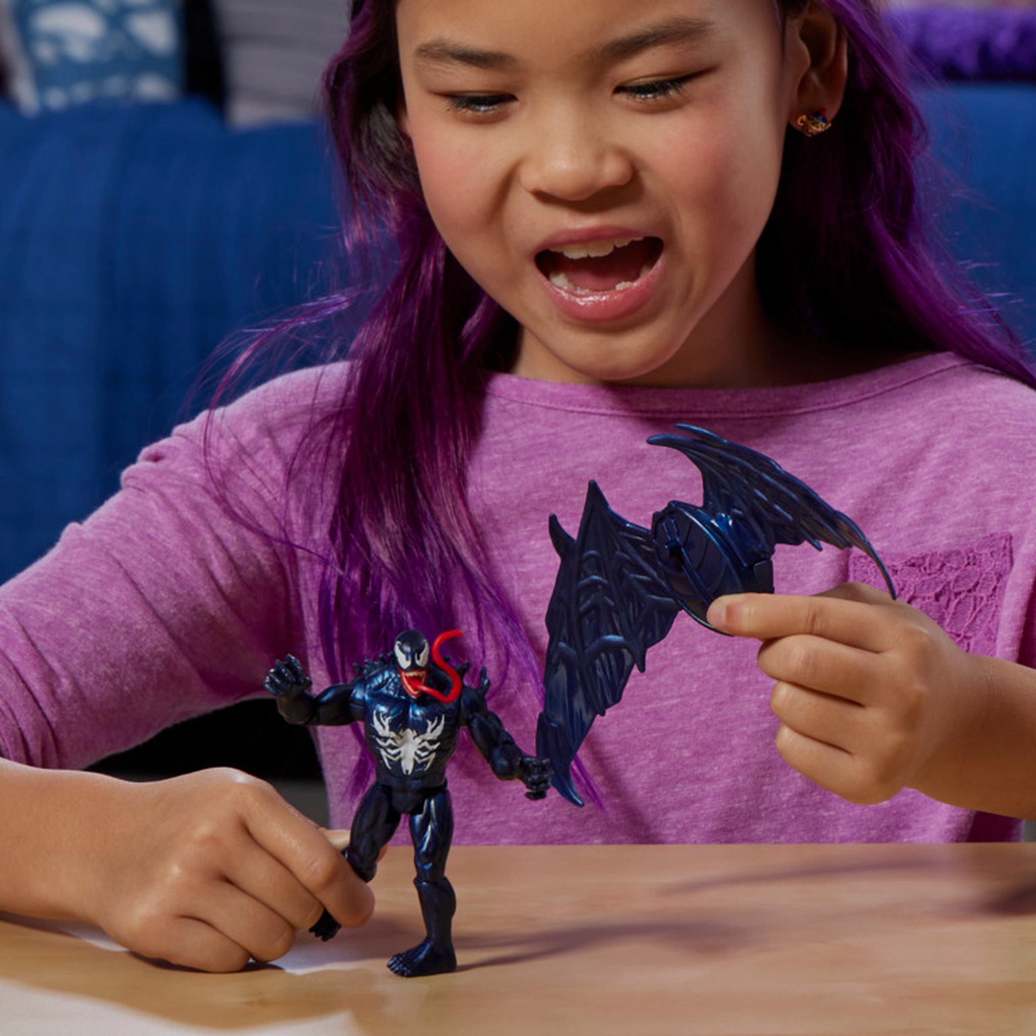 Marvel Spider-Man Venomversus: Venom - 4 Inch Deluxe Action Figure