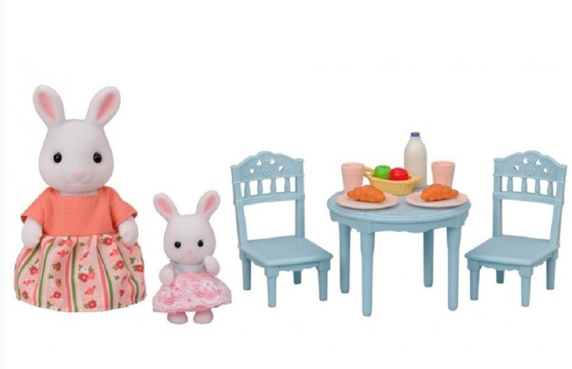 Sylvanian Families Snow Rabbit Mother & Baby Breakfast Table