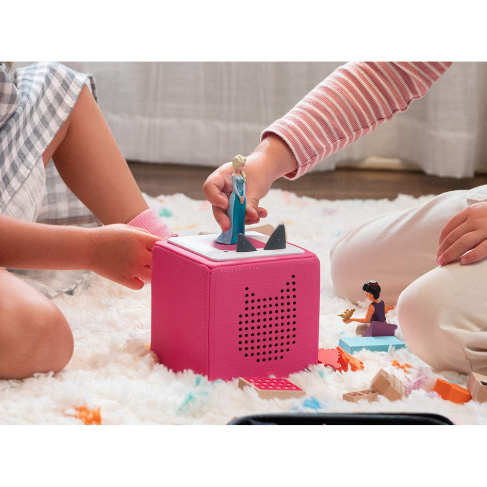 Children playing with the Tonies Audio Character - Disney Frozen 2 Elsa figure