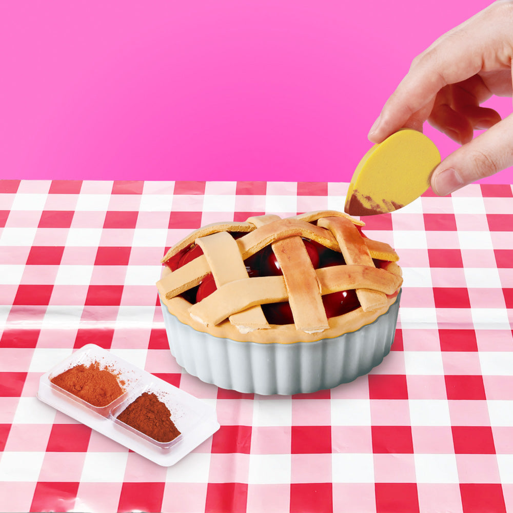 Paint your pie in the ZURU Slime Mart Small Shopping Bag Series 2 Cherry Pie slime set