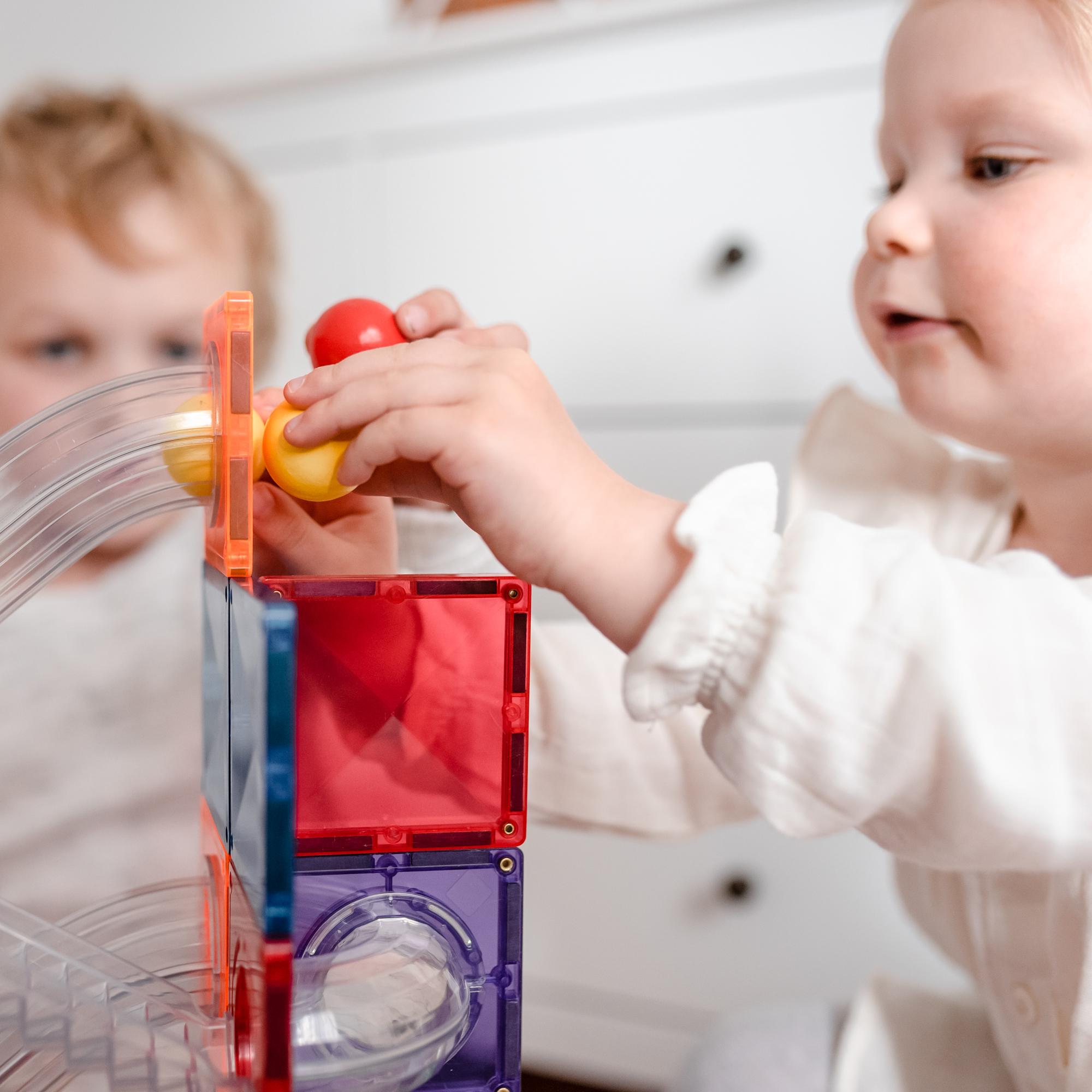 CONNETIX Magnetic Tiles 92 Piece Rainbow Ball Run Pack